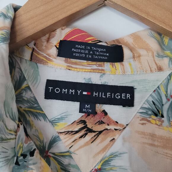 Tommy Hilfiger- Men's short sleeve button up Hawaiian theme shirt- size Medium - Picture 5 of 7